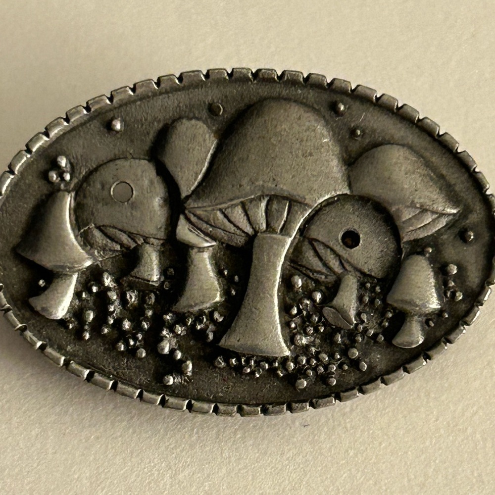 Vintage Ms. Dee Brooch Mushrooms, oval, silver Pewter ridged border. Stamped